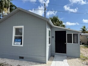 Building Photo - 4 15 Pne Rdg Dr