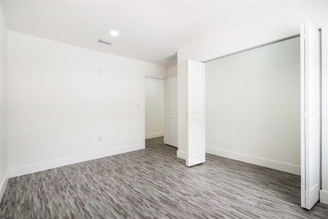 Foto del edificio - 753 NW 22nd Ct