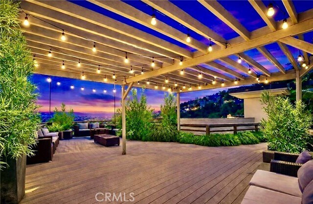 Foto del edificio - 8835 Evanview Dr