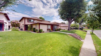 Building Photo - 1125 W Calle Del Sol
