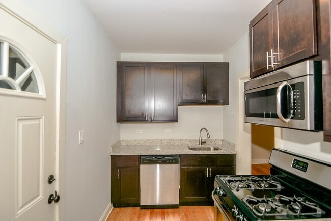 Building Photo - 4110 N Ashland Ave