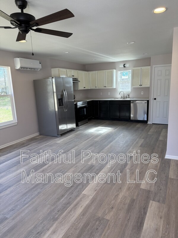 Foto del edificio - 13142 Big Oak Bay Rd