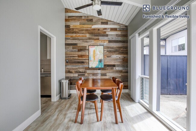 Foto del edificio - 801 Middlefield Rd