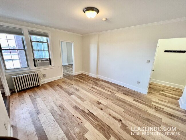 Foto del edificio - 3010 Wisconsin Ave NW