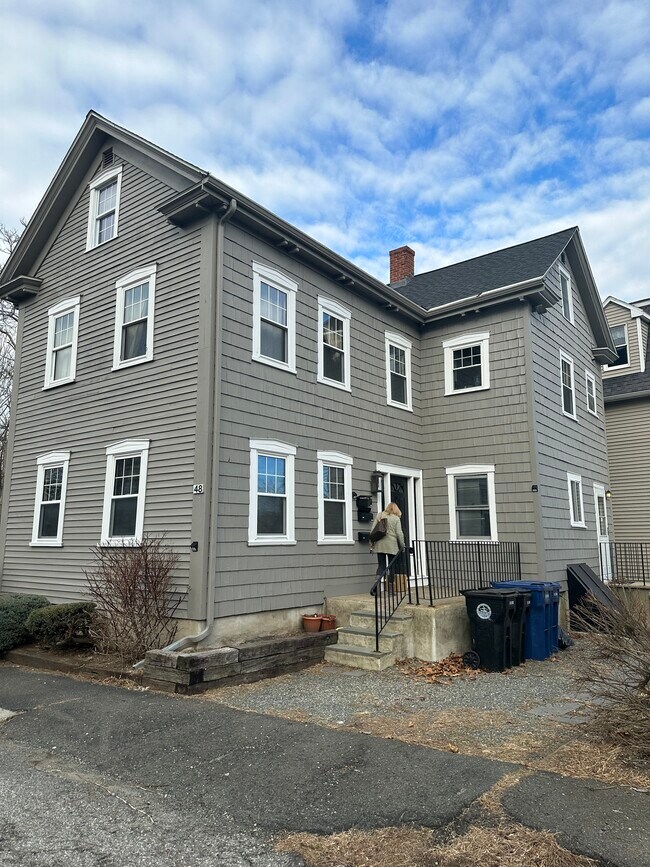 Building Photo - 48 Phillips St