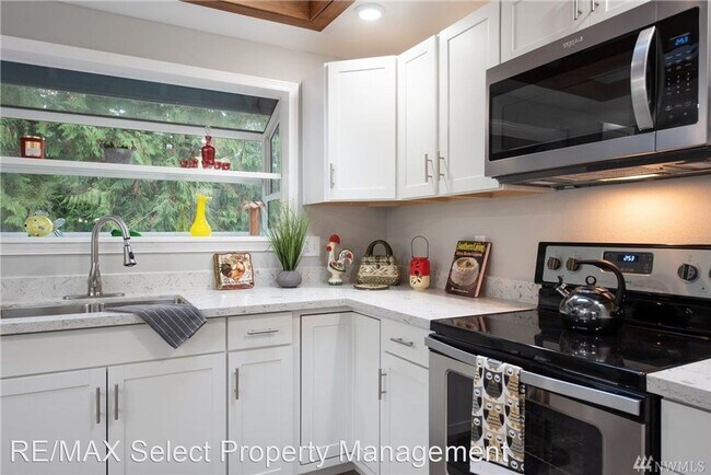 Building Photo - 3 br, 2 bath House - 18411 S Tapps Dr E