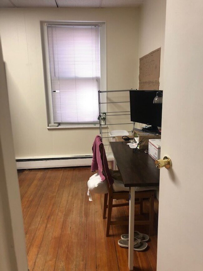 Building Photo - Desirable Brookline Location at Cleveland ...