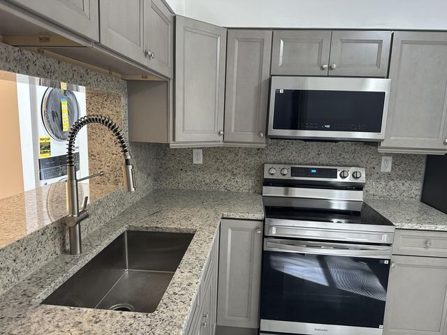 Foto del edificio - 3130 Millwood Ter