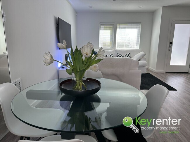 Foto del edificio - 4 Bedroom Seattle Townhome with Parking and Modern Finishes