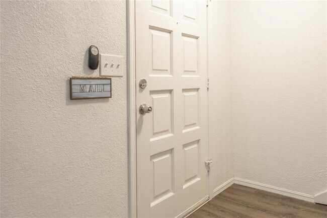 Foto del edificio - 3039 W Wilshire Blvd