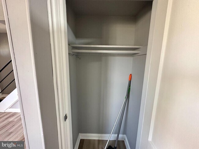 Building Photo - 2627 Colebrooke Dr