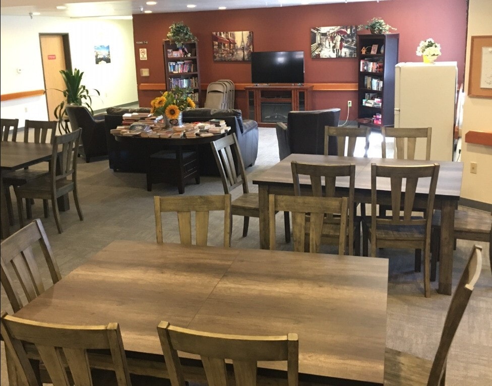 Building Photo - 190 W Park Ave