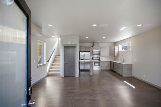 Building Photo - 4726 Delridge Wy SW
