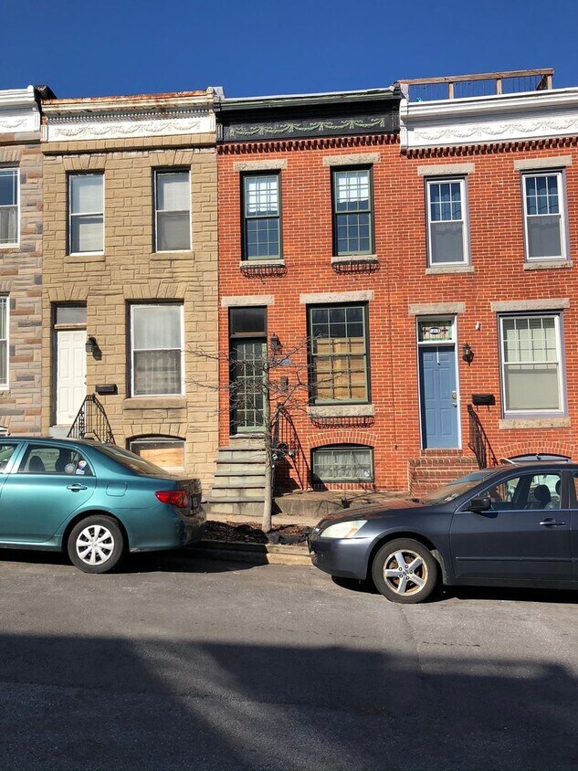 Primary Photo - Charming 2 Bedroom/2 Bath Townhome - Histo...