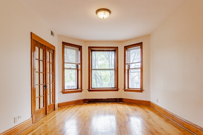 Building Photo - 2430 N Mozart St