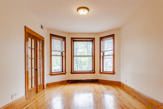 Building Photo - 2430 N Mozart St