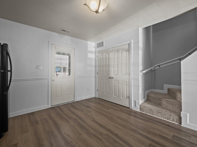Foto del edificio - 603 Streamwood Dr