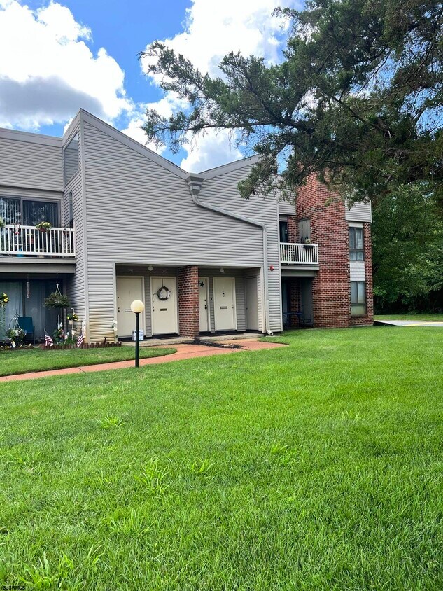 Primary Photo - 205 Pico Ct