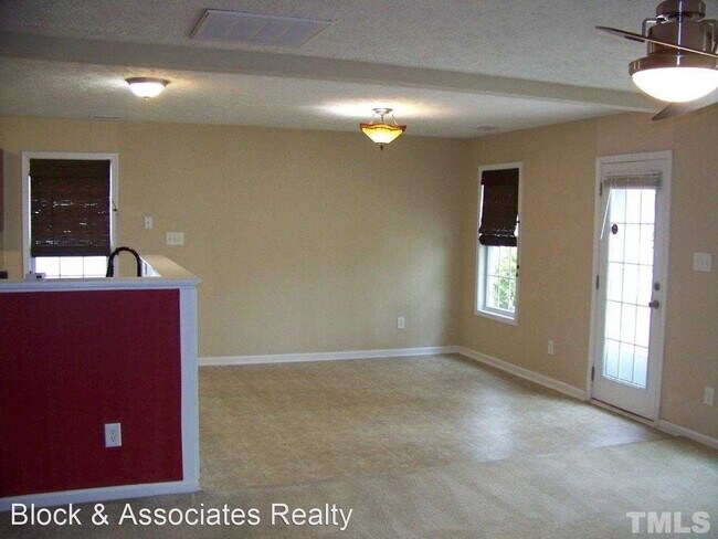 Building Photo - 3 br, 2.5 bath House - 75 Boston Harbor