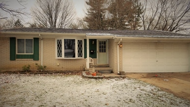 Building Photo - 1525 Devon St