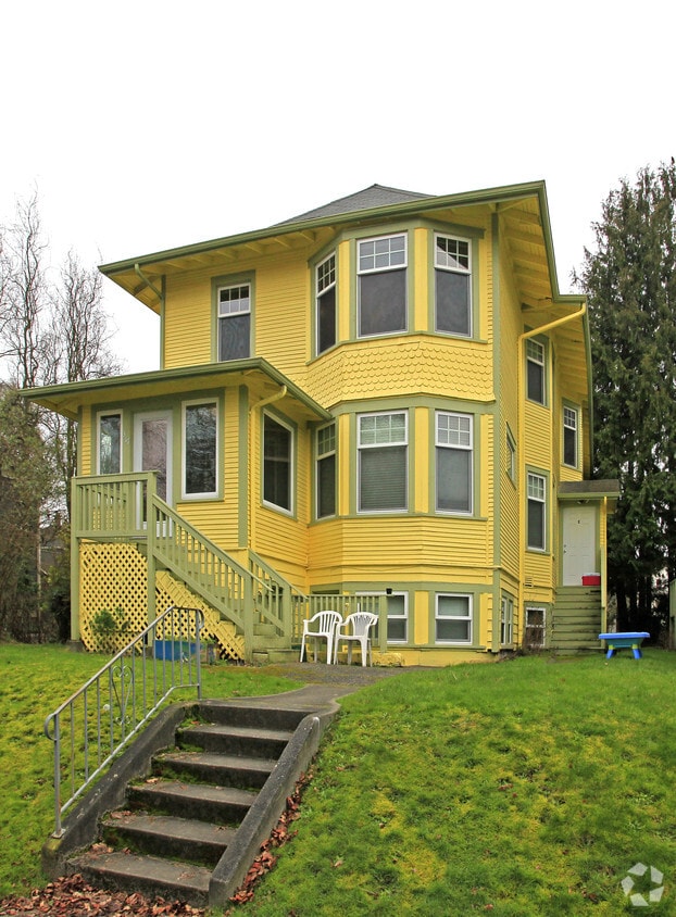 Primary Photo - 317 17th Ave E