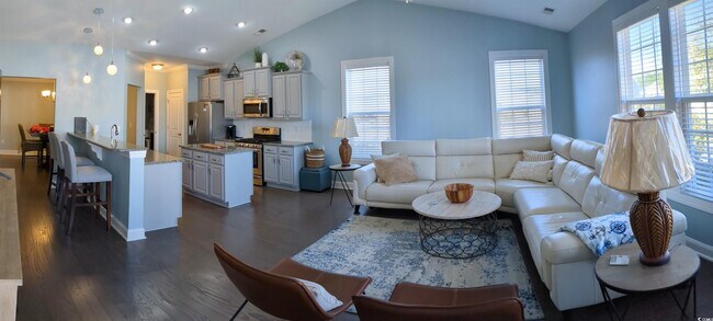 Building Photo - 105 Parmelee Dr
