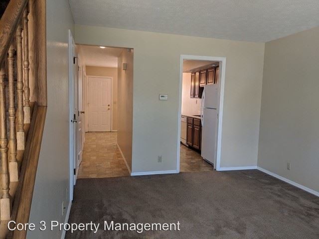 Building Photo - 1700 Rockingham Dr