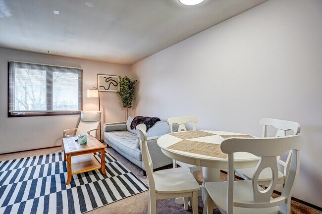 Foto del edificio - 2601 University Ave