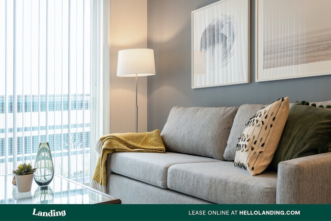 Foto del edificio - 8100 Cypresswood Dr