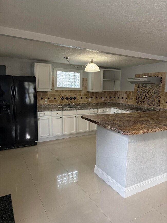 Foto del edificio - 192 Caroline Dr