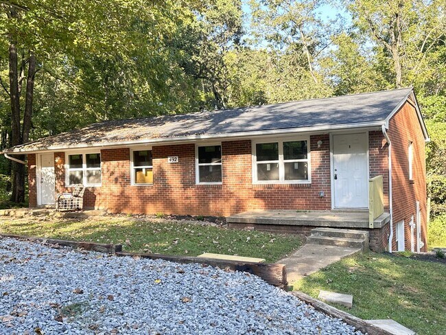 Building Photo - 492 Oak Street