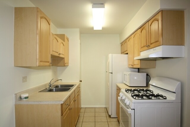 Building Photo - 1185 Higgins Quarters Dr
