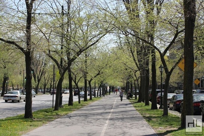 Foto del edificio - EASTERN PARKWAY