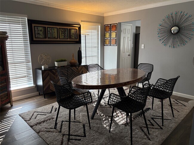 Foto del edificio - 7231 Brockington Dr