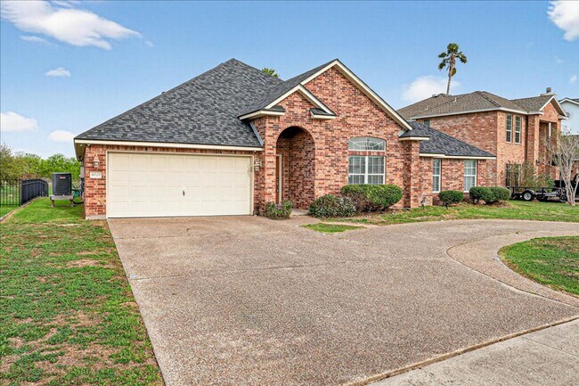 Building Photo - 6325 Oso Pkwy