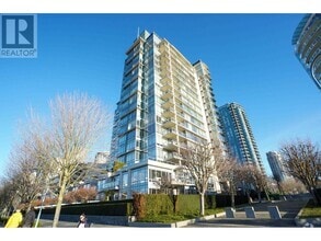 Building Photo - 426-426 Beach Crescent