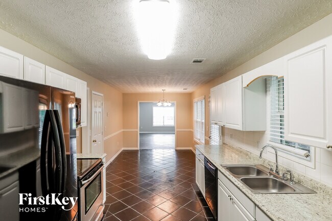 Foto del edificio - 121 Lake Valley Dr SW