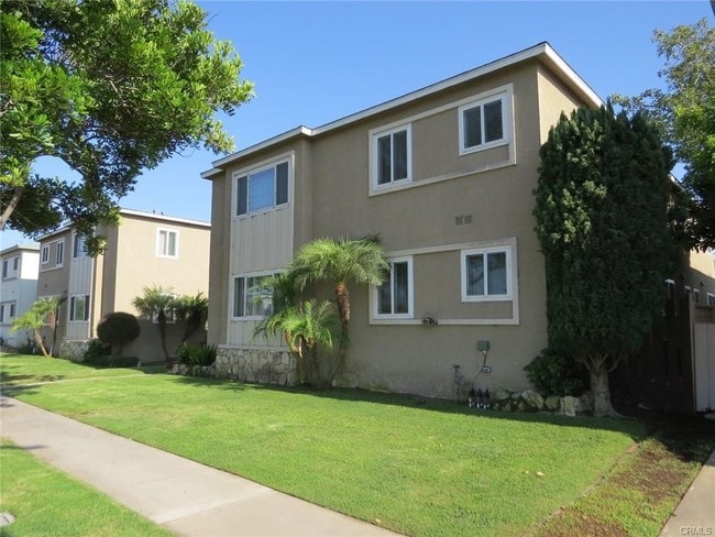 Property Photo - 1034 E Imperial Ave