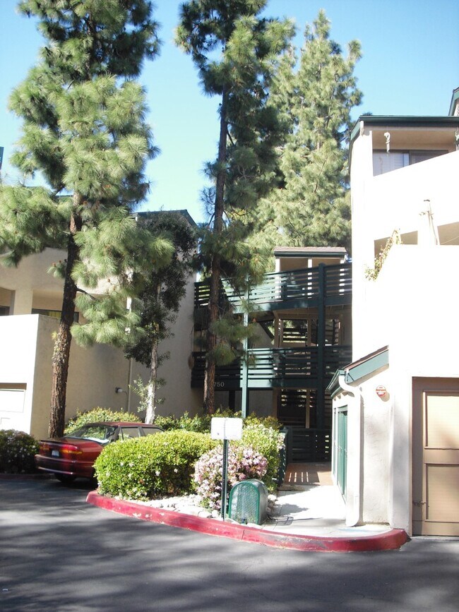 Foto del edificio - 9750 Mesa Springs Way