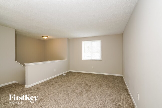 Building Photo - 5501 Milhouse Rd