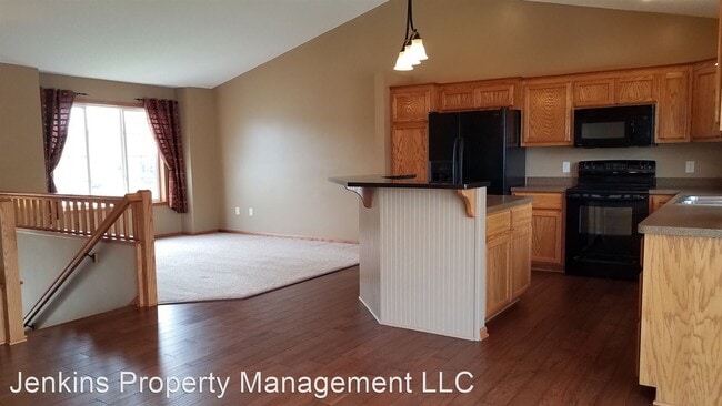 Building Photo - 4 br, 2 bath House - 35 Robin Ln