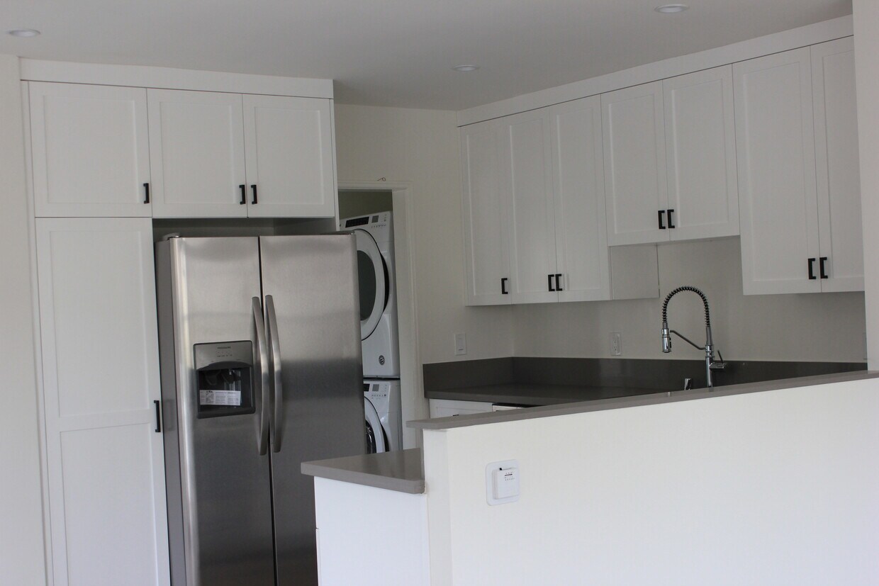 Primary Photo - 1605 Blossom Ln