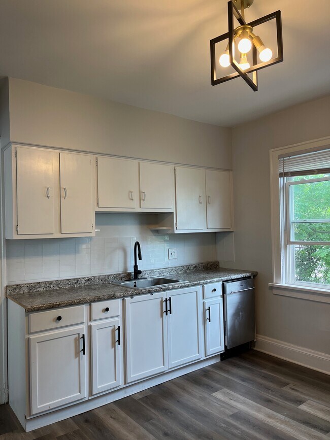 Foto del edificio - 3265 E Overlook Rd