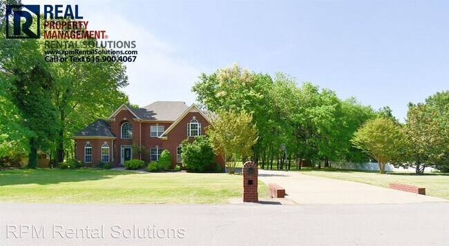 Building Photo - 4 br, 3.5 bath House - 211 Royal Glen Blvd.