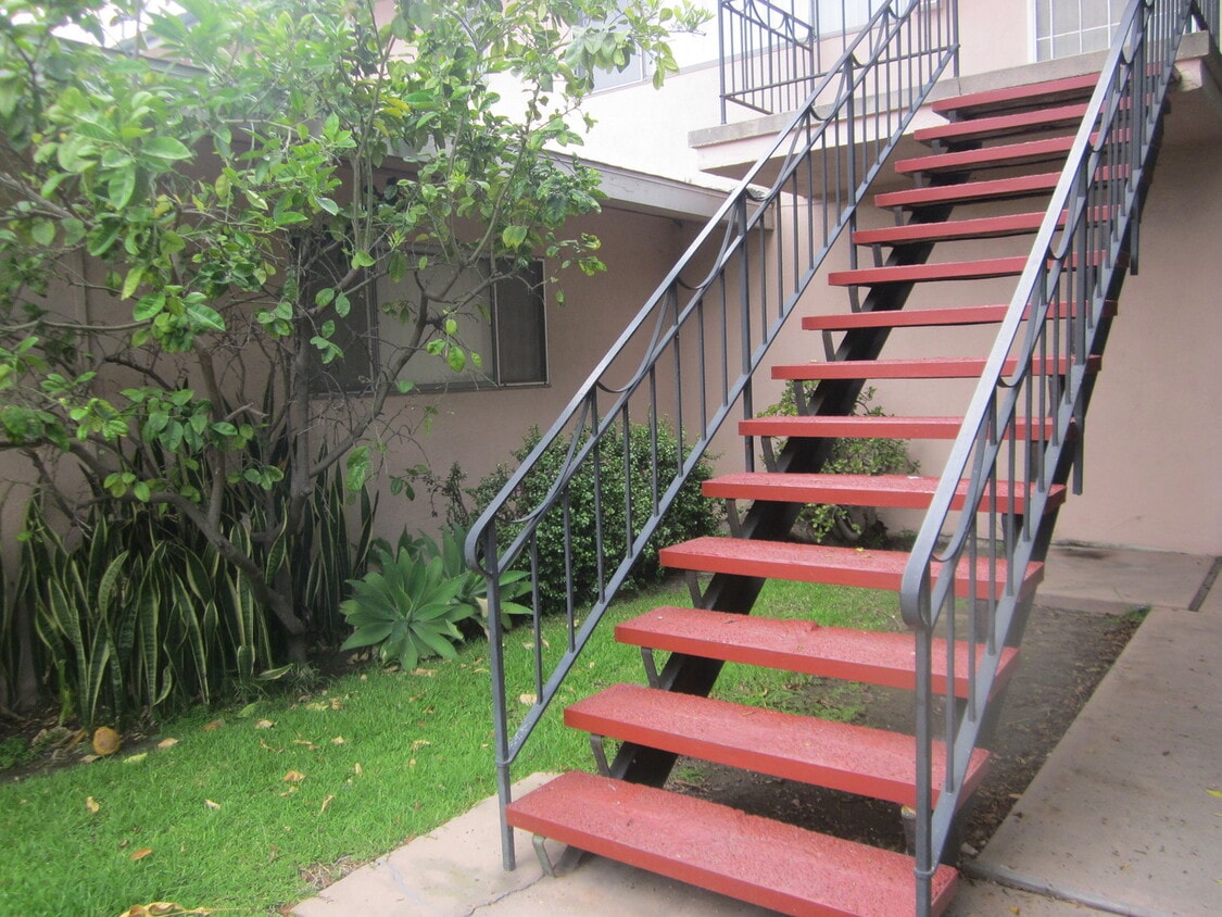 Building Photo - 920