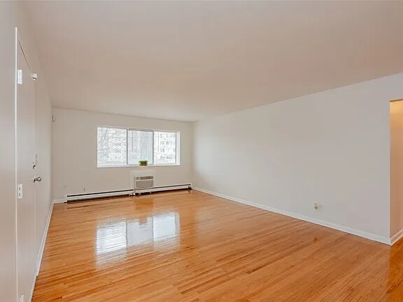 Foto del edificio - 2456 East Ave