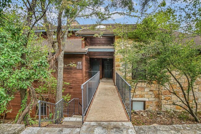 Foto del edificio - 4711 Spicewood Springs Rd