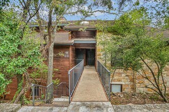 Building Photo - 4711 Spicewood Springs Rd