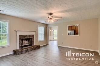 Building Photo - 828 Redan Way