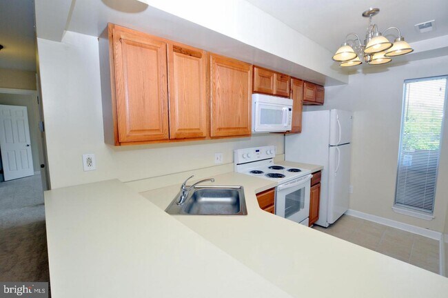 Building Photo - 6710 Ridge Rd